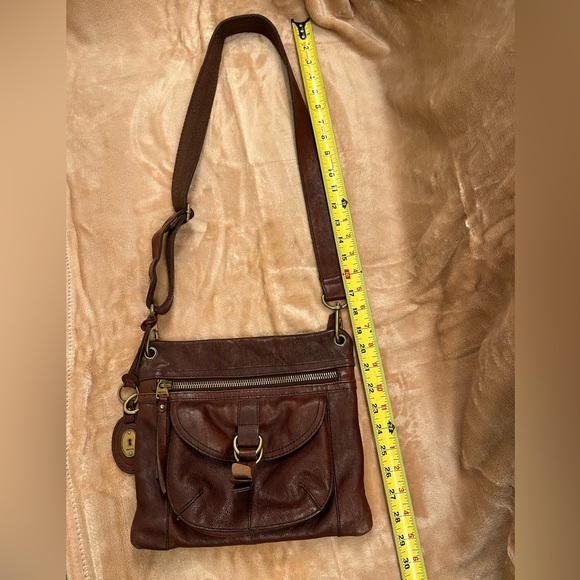 👜 Pre- Loved Vintage Brown Leather Fossil Messenger style purse - Picture 10 of 14